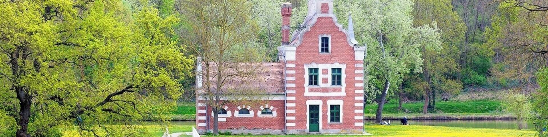 #Parks #BvSParks #BvSSPring #hungary #travel #heritage
The Dutch House can be found in the english landscape garden of the Festetics Mansion. Built in 1891 by Earl Pál Festetics. This dutch style building is located on a small island surrounded by a fish pond.