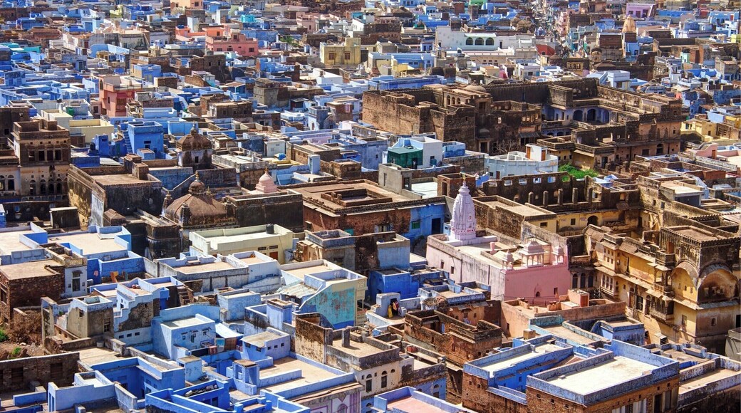 The main tourist attractions in Bundi are in quite a small area, but on the hill that the palace and fort lie on there is a great view of the city.