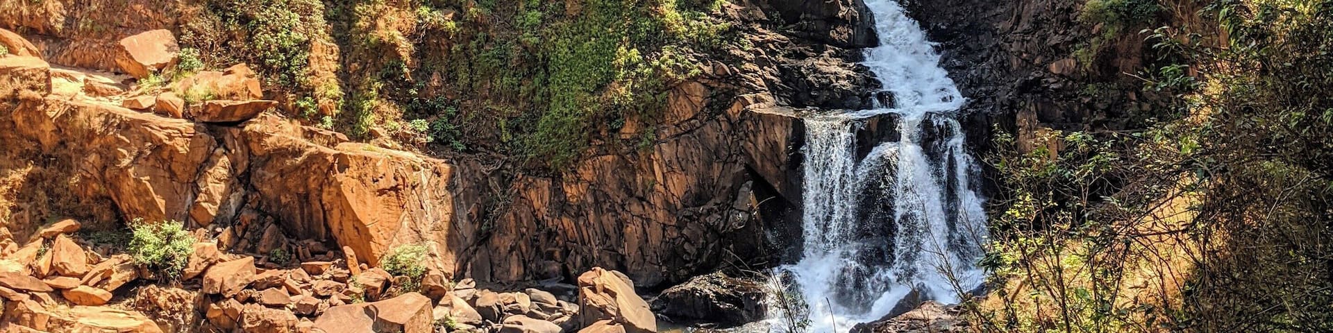 Burude means skull in Kannada(the local language). I am not sure why this falls gets the name. It is hidden in the mountains of the western and requires a steep hike to get there.
#burudefalls #hiddengem #karnataka #westernghats #waterfall #india #adventure #hiking