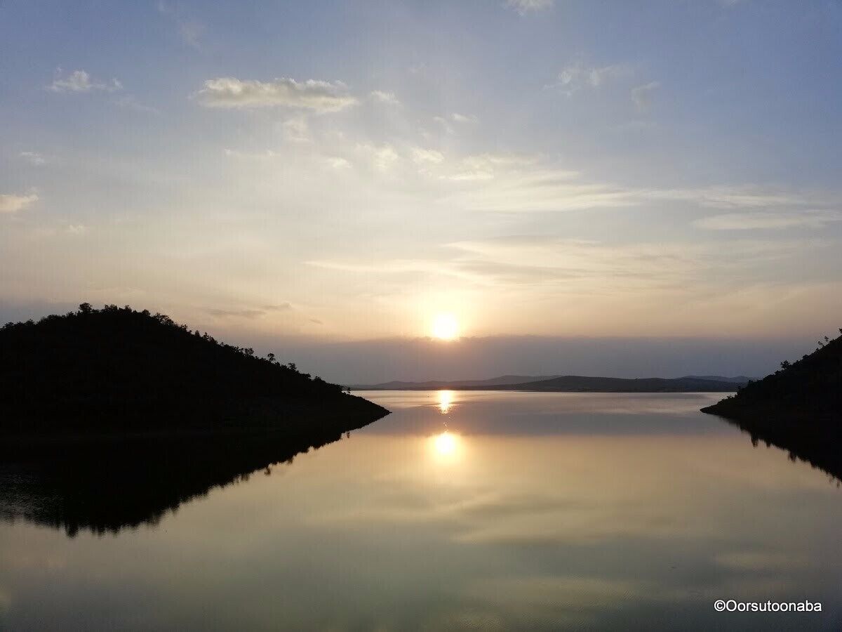 A beautiful dam that is off the beaten path. Perfect spot to sip a cup of hot coffee and watch the setting sun.

#weekend #getaway #bangalore #travel #sunset #goldenhour