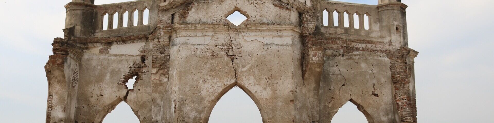 India is a land of diversity and also a country that has not showcased so many of its important, interesting and unique landmarks. This abandoned church for example is located in Karnataka and is somewhere in the middle of a village. It was built by French missionaries in the 19th century but was abandoned after the construction of the Hemavati Dam and Reservoir. What's remarkable about this site is that church is submerged in rainwater in the monsoons and its popularity has been on an upward trend mostly by word of mouth from lads who take off on weekend adventures to explore places that are off the beaten path.