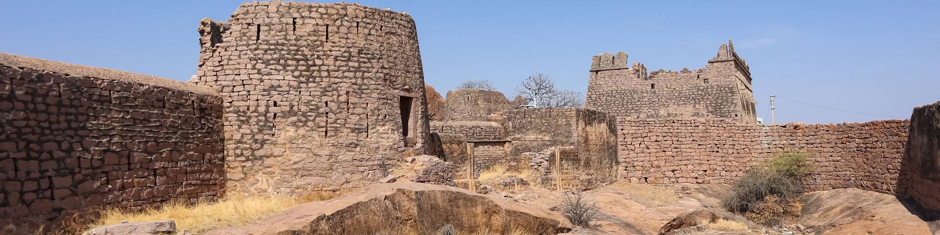 Ruined fortress of Madakasira Fort, Penukonda, Andhra Pradesh, India.