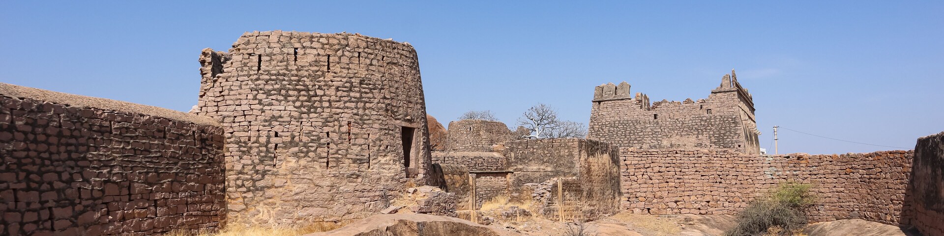 Ruined fortress of Madakasira Fort, Penukonda, Andhra Pradesh, India.