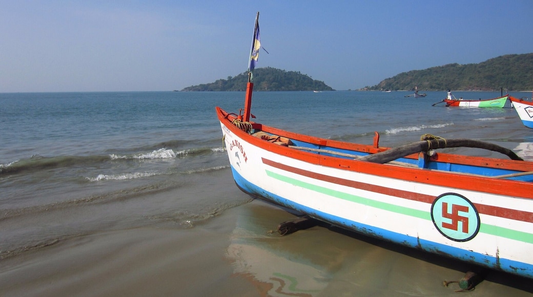 The sea, the surf, the sand, the sun. The idyllic nature of the setting. #blue #trover