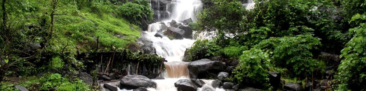 Sondai, a relatively less known popular fort is within reach.This is a central location for trekkers to visit places like Rajmachi, Peth, Songir, Peb, Irshalgad, Bhivgad, Dhak and Bhimashankar. Sondai, a relatively less known popular fort is also within reach. This fort is a part of the Matheran range. Though it does not have any structural remnants, the scenic views it offers and the final 15ft of rock patch makes it a thrilling experience. This fort was supposedly built as a watch Tower.