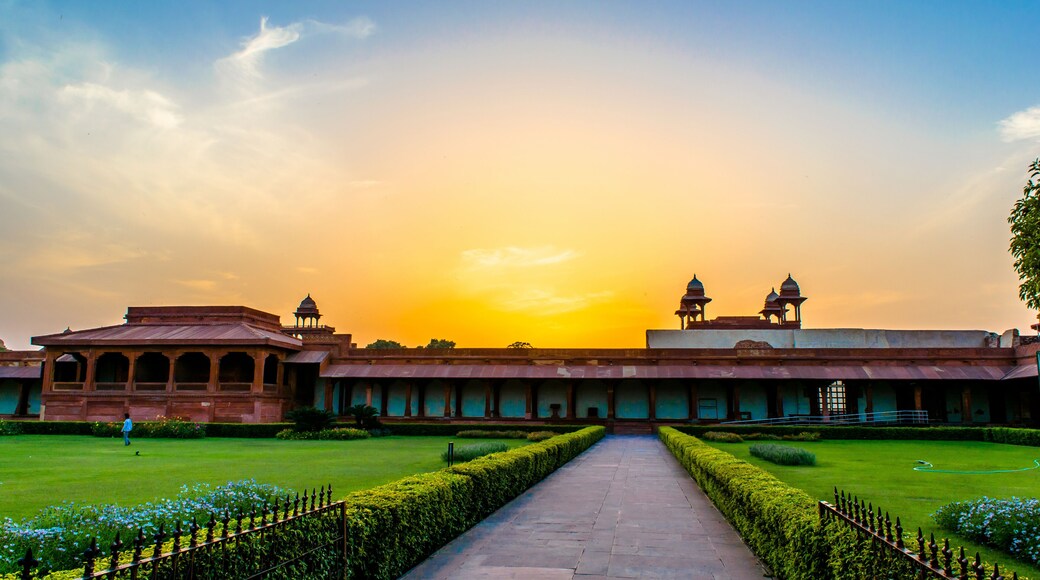 Fatehpur Sikri fort is a town in the Agra District of Uttar Pradesh, India. Buland Gate, Dadupura,