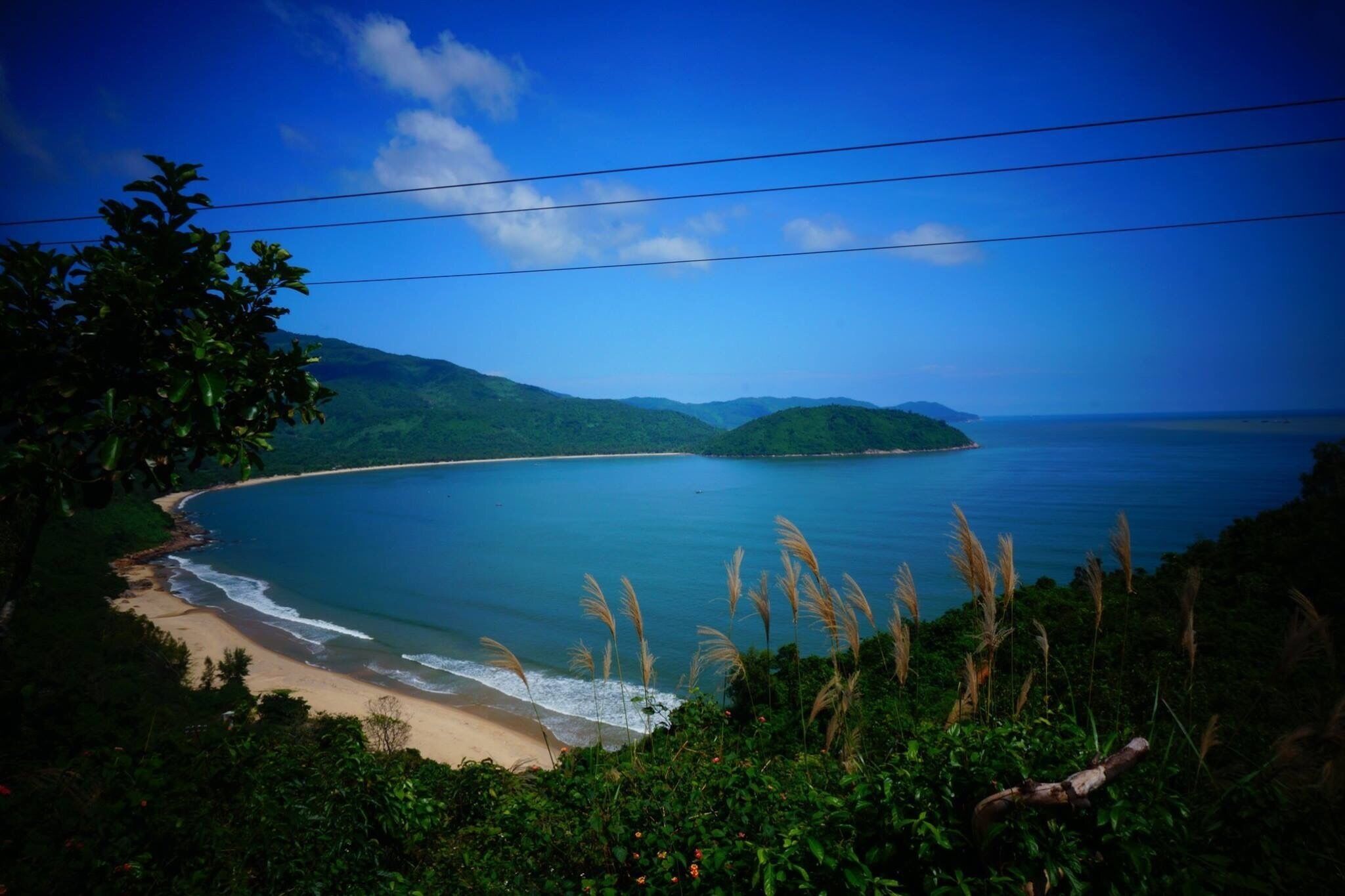 Hai Van Pass motorbike ride - a must do!
✌🏾️✌🏾✌🏾
#lifeatexpedia