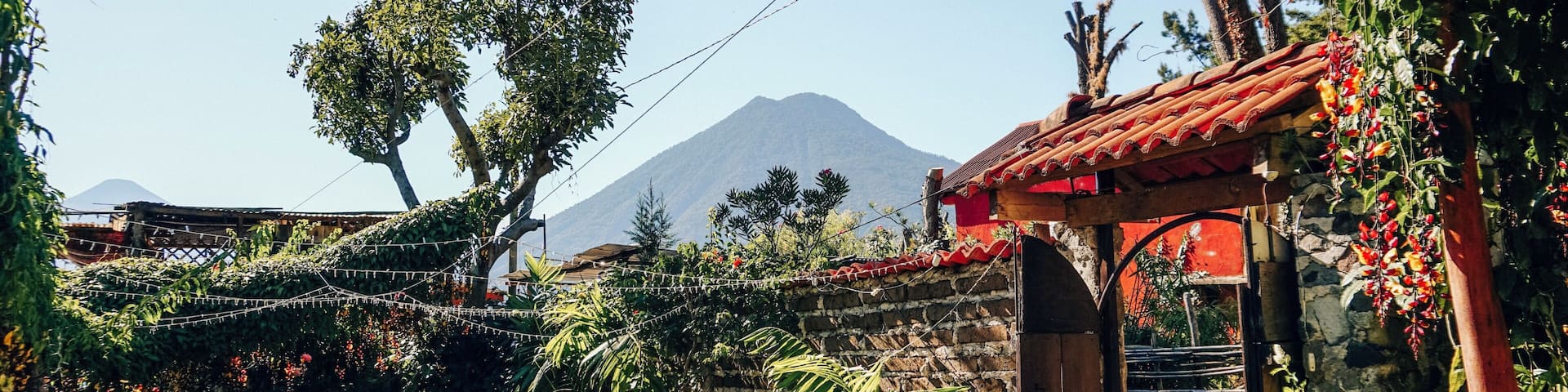 The view from a cafe we found in San Marcos! How can this not take your breath away? The good, greenery, and volcano made for a great day.
#culture #explore #guatemala