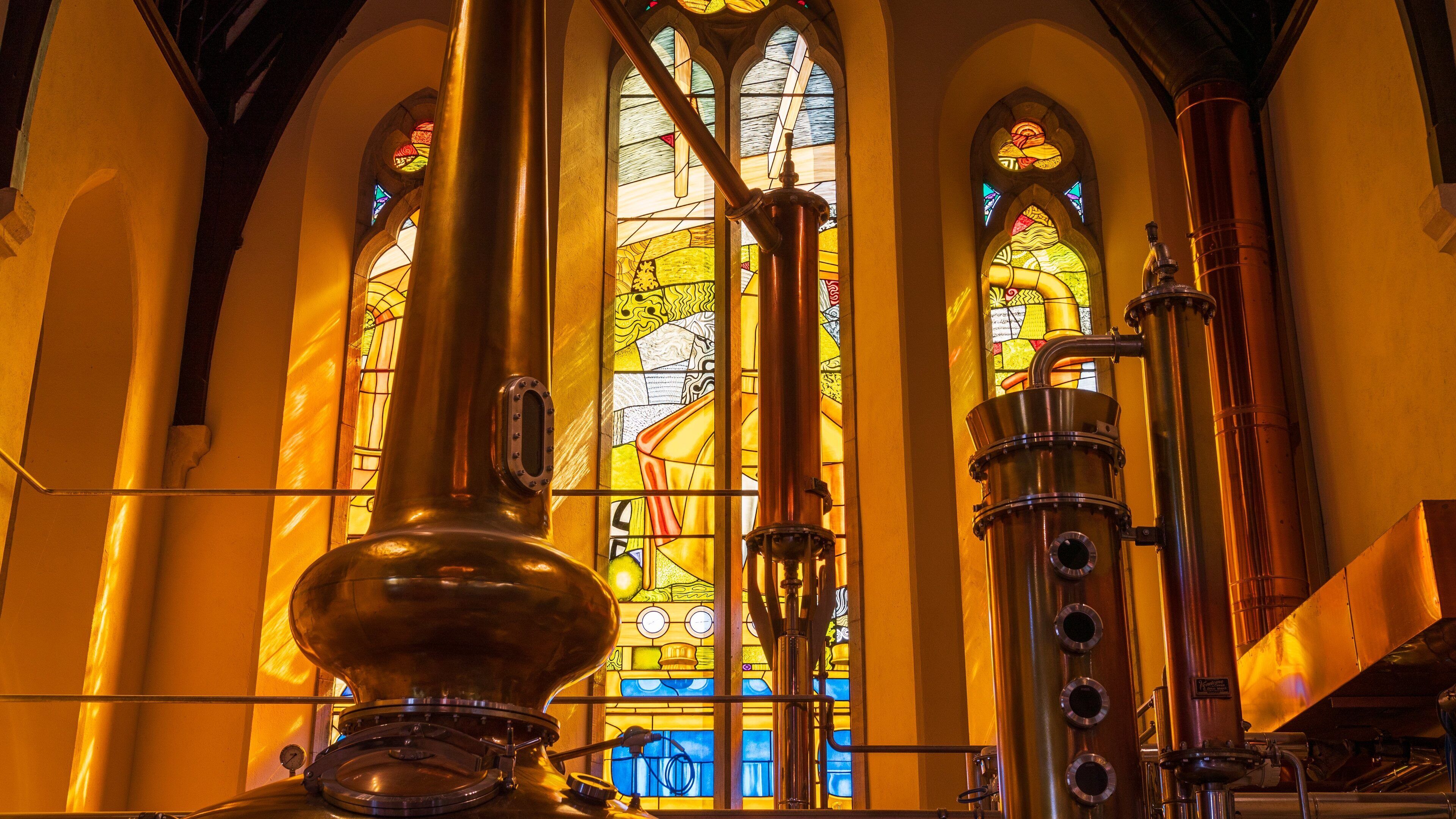 Pearse Lyons Whiskey Distillery showing interior views, heritage elements and a church or cathedral