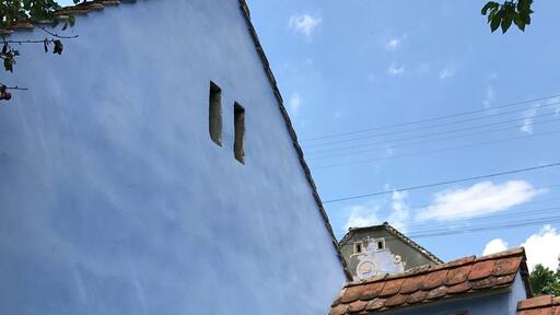 Deep in the depths of rural Transylvania in the village of Altana there is a small museum dedicated to showcasing the different ethnic groups of the region. It is in a beautiful setting with the museum exhibits housed in a beautiful blue Transylvanian Saxon building.
It is run by a local family who are passionate about preserving Transylvanian culture it is well worth a visit.
#lifeatexpedia #blue