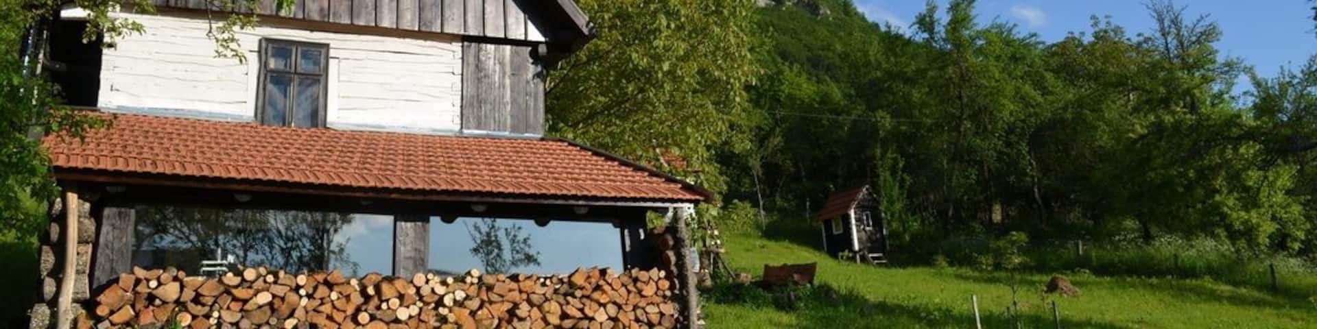 Old country house turned into a comfortable modern guesthouse, located in one of the most idyllic mountain settings in the country.
It's a unique experience to be in this remote 10 house village, isolated yet surrounded by beautiful nature in every direction.
#romania #carpathianmountains #remotevillage #guesthouse #amazing