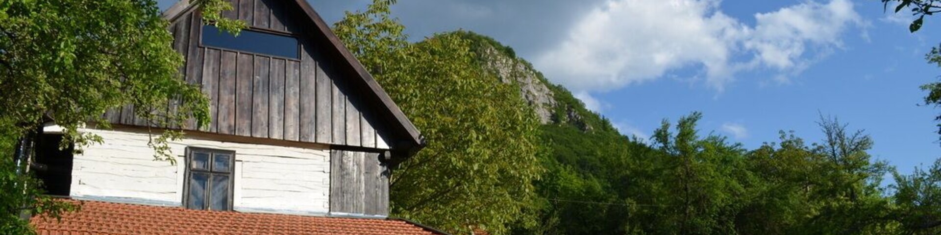 Old country house turned into a comfortable modern guesthouse, located in one of the most idyllic mountain settings in the country.
It's a unique experience to be in this remote 10 house village, isolated yet surrounded by beautiful nature in every direction.
#romania #carpathianmountains #remotevillage #guesthouse #amazing