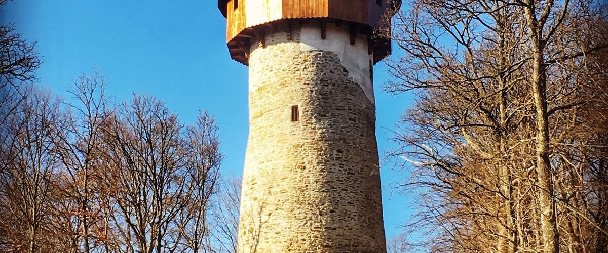 A legendary giant used to live inside this tower, who scared the villagers. Originally probably a strategic tower used for defence against barbaric tribes.