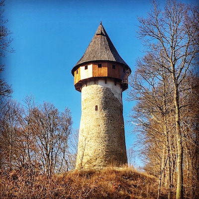 A legendary giant used to live inside this tower, who scared the villagers. Originally probably a strategic tower used for defence against barbaric tribes.