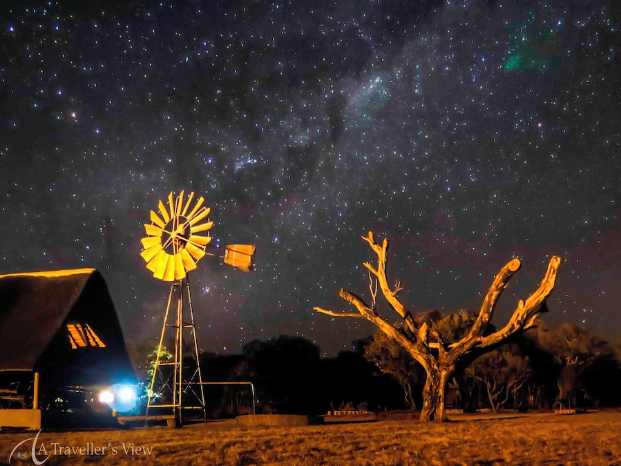 An iconic South African wind-pump with a clear starry sky background made for a good scene during our family #WeekendGetaway