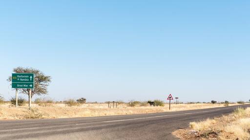 Turn-off to Groot Mier in the Northern Cape Province