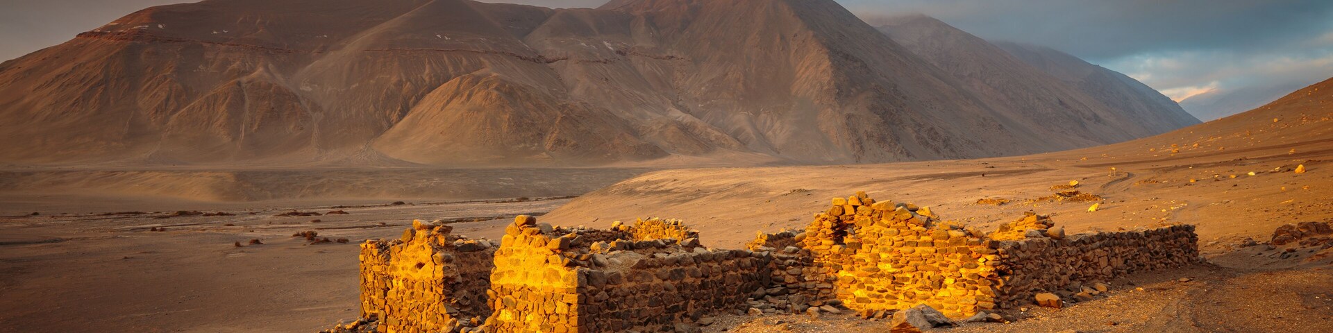 Ruins of a small abadoned village in the Camina valley (quebrada de Camiña) in the vicinity of Pisagua in the north of Chile