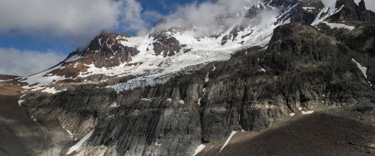 This is an incredible place at the new National Park Cerro Castillo. You have two option to arrive at this place where you can camp. A day hike from Cerro Castillo or a four-day hike. The view of the lagoon and mountain is great and as also the view of the valley.
#bvspatagonia
#CerroCastillo #Chile #Patagonia