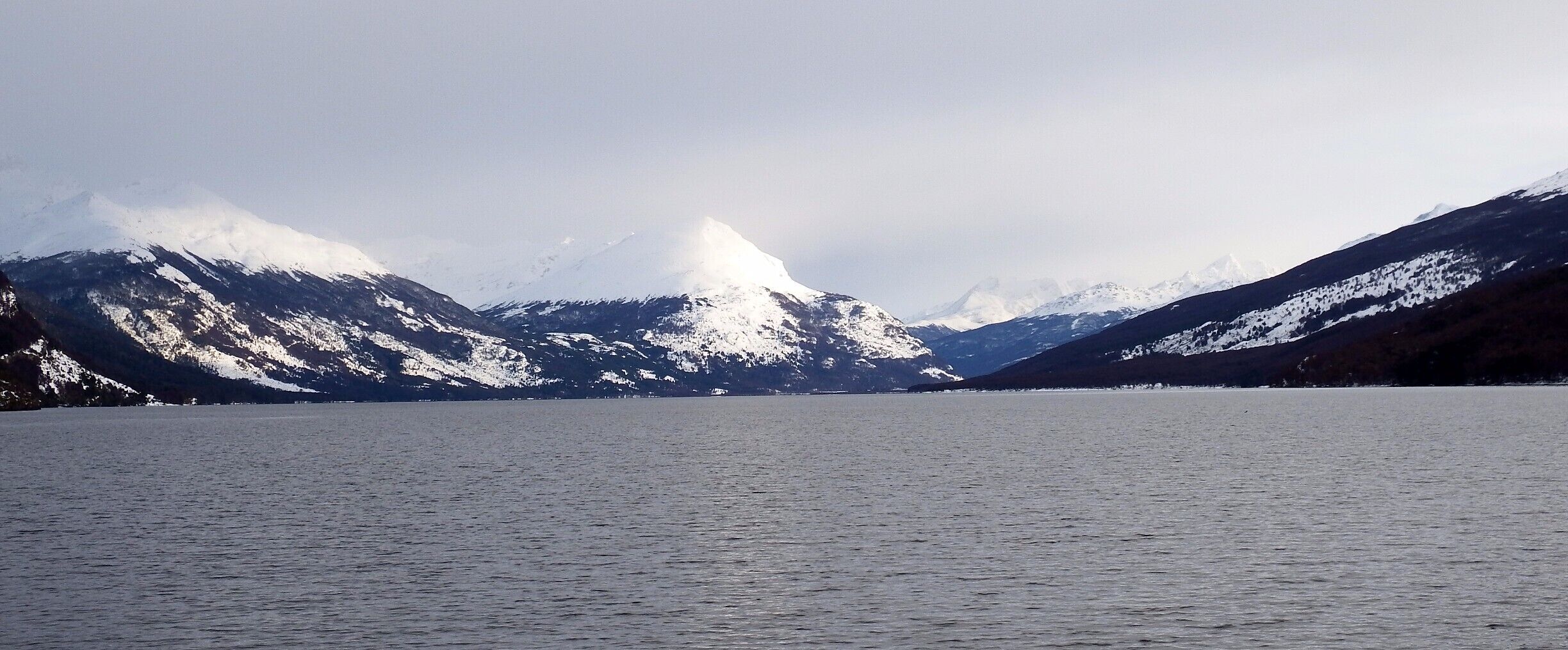 Lago Roca (Tierra del Fuego)


Vista del lago en su porción argentina.
Ubicación geográfica y administrativa
Región	Patagonia
(argentina y chilena)

