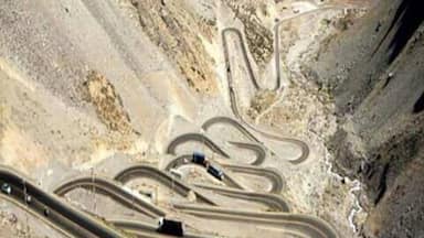 This is part of the road called:
" LOS CARACOLES "