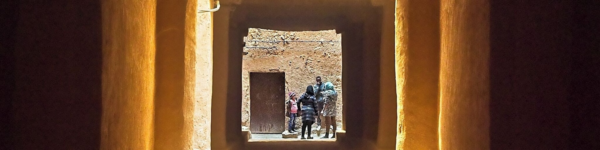 Sometimes the best way to get the latest scoop is to just hang out with your friends and neighbors and have a nice chat
#Morocco #africa #travel #travelphotography