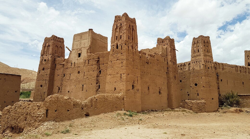 An old casbah greets you in the middle of this quiet village in the Dades Valley. Hike up into the gorge from here and you won't regret it once you see the views.
#morocco #dadesvalley #amazingplaces