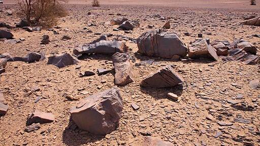 We are exploring the area near the city Akka. Somewhere here there should be some great petroglyphs or stone carvings. We take off from the main road and drive into the village Oum el Alek. It’s a sleepy little village and it takes some time before we find someone we can ask for directions. An old man in his kaftan and the traditional Berber scarf is sitting outside a small shop looking at everything and nothing. Our driver asks him for directions and the old man is pointing out into the desert. Read more at:http://www.travelwithallsenses.com/petroglyphs-akka-morocco/