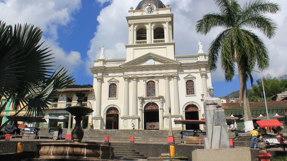 Parque principal. Titiribí, Antioquia, Colombia.
