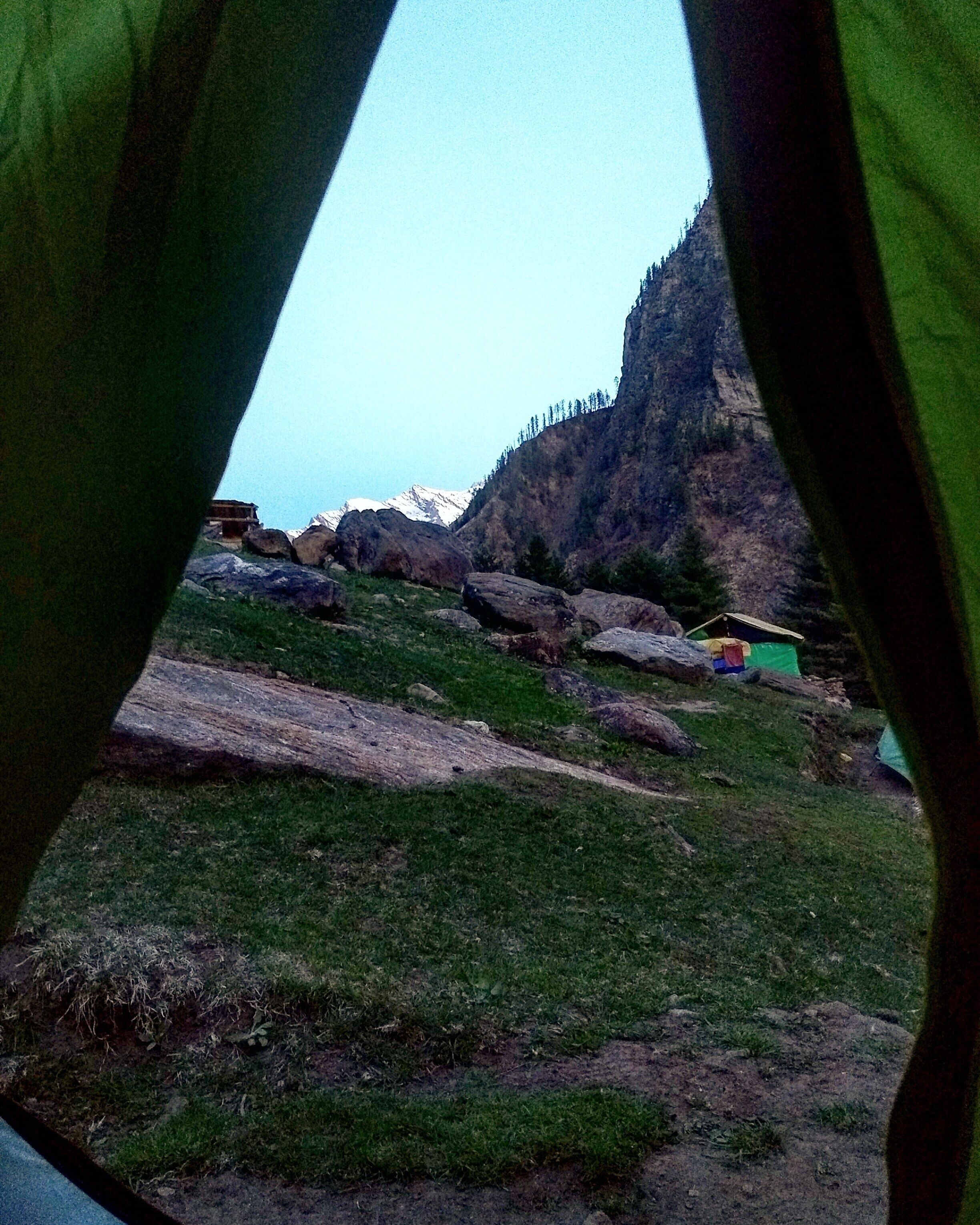 Waking up to views like this 😍

#KasolDiaries #ETLRWithArnav #EatTravelLiveRrpeat #India #HimachalPradesh