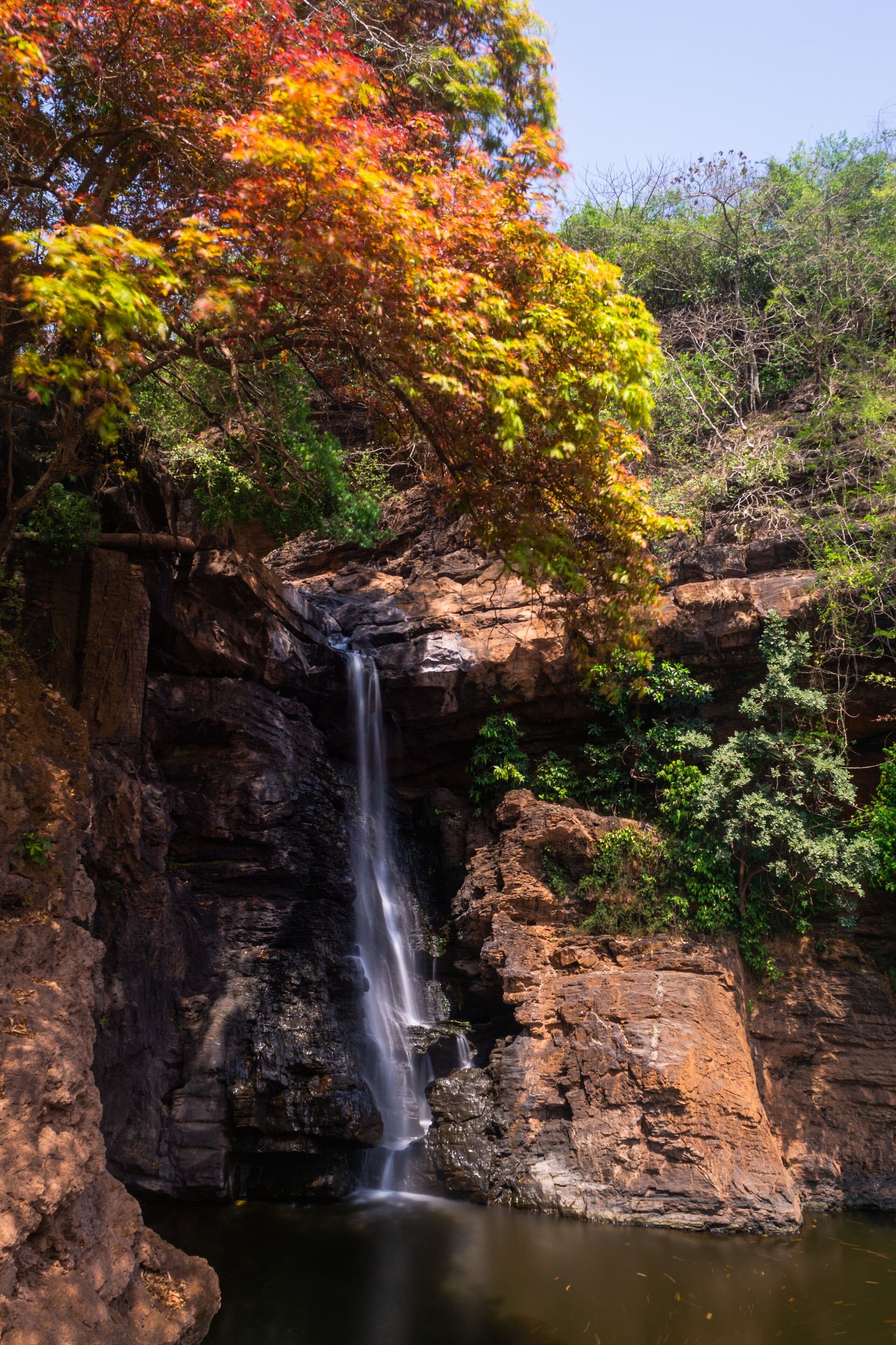 Vertical shot of Harvalem Waterfall, Sanquelim, India