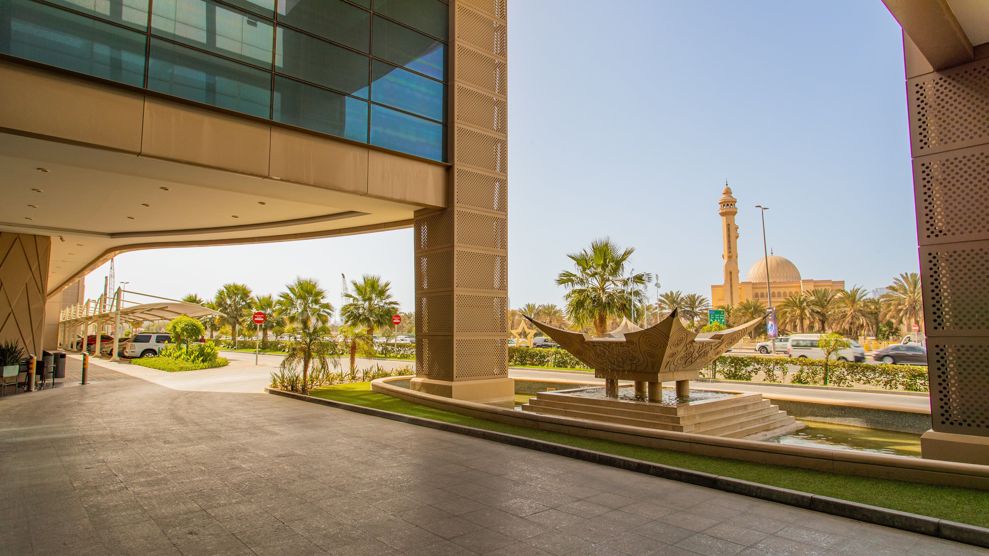 Oasis Center Juffair which includes a fountain