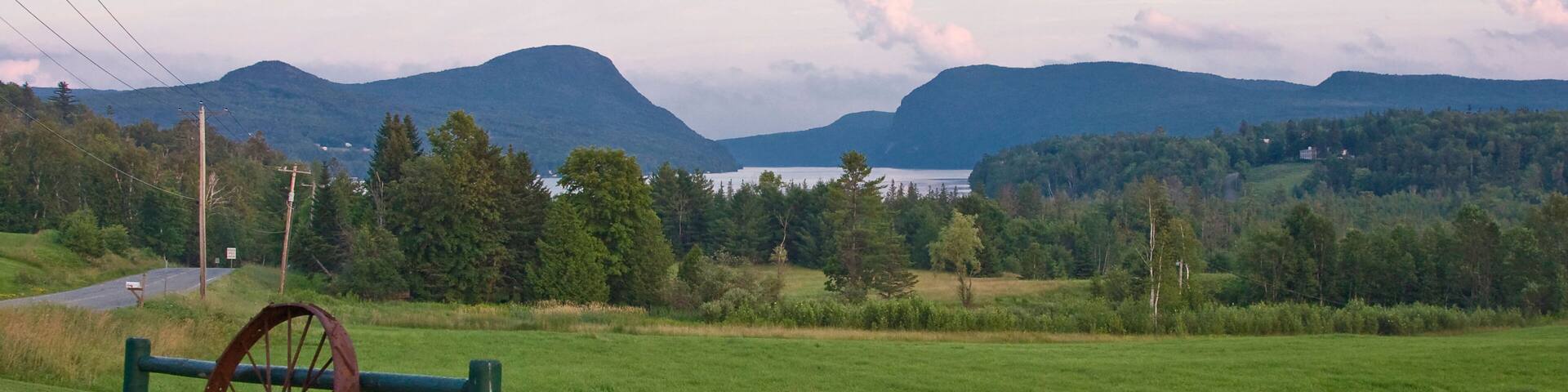 B2CHXE Lake Willoughby, Westmore Vermont in the Northeast Kingdom