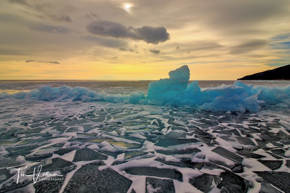 Lake Baikal in winter is a paradise for photographers. Join my next Photo tour in February 2020. www.timvollmer.de