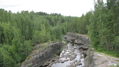 Girvas cut canyon of the river Suna
