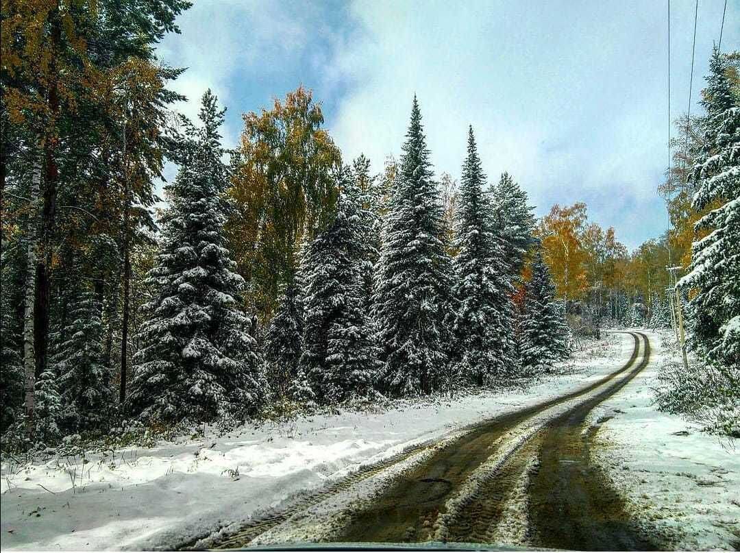 The snow clad road to the altai mountains. Shot early 2017.
#hiking
#offbeatrussia
#chuyskiytrakt