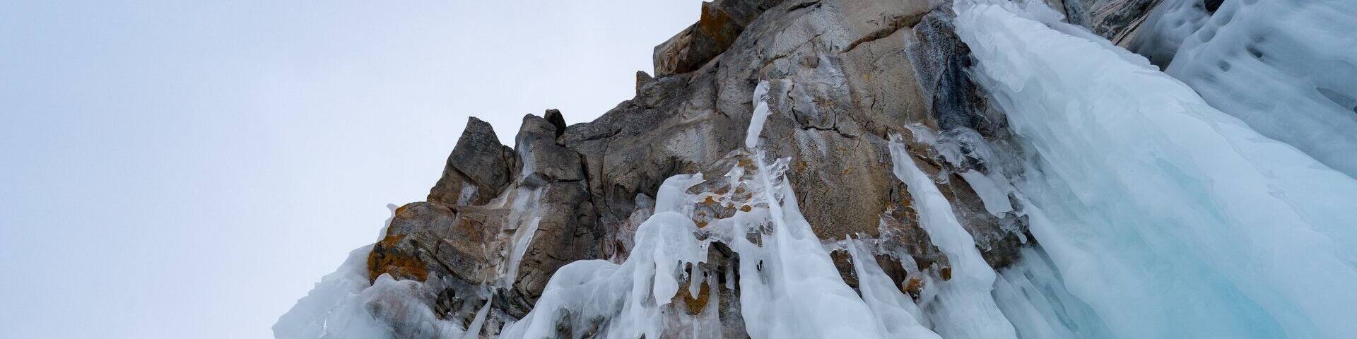 迷醉在冬季梦幻的蓝冰世界里 II 贝加尔湖蓝冰之旅
Intoxicated in the winter dream of the Blue Ice World.