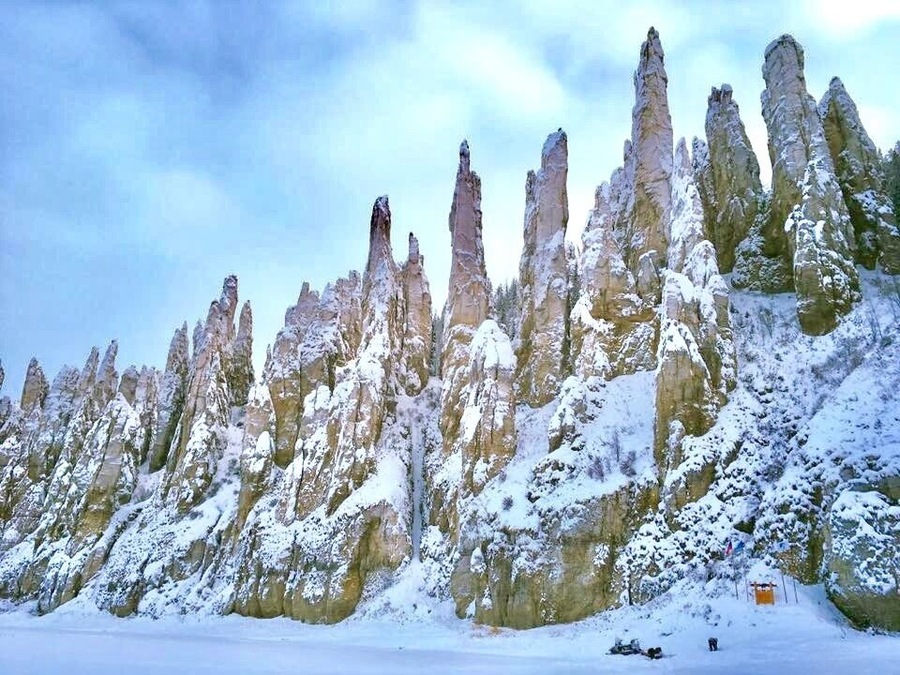The #Sinsk Pillars on the River Sinyaya, a tributary of the Lena in #Khangalasskiy District of #Yakutia. Though the Lena Pillars are better known and more easily accessible, the Sinsk Pillars are generally considered more impressive by those who have visited both.