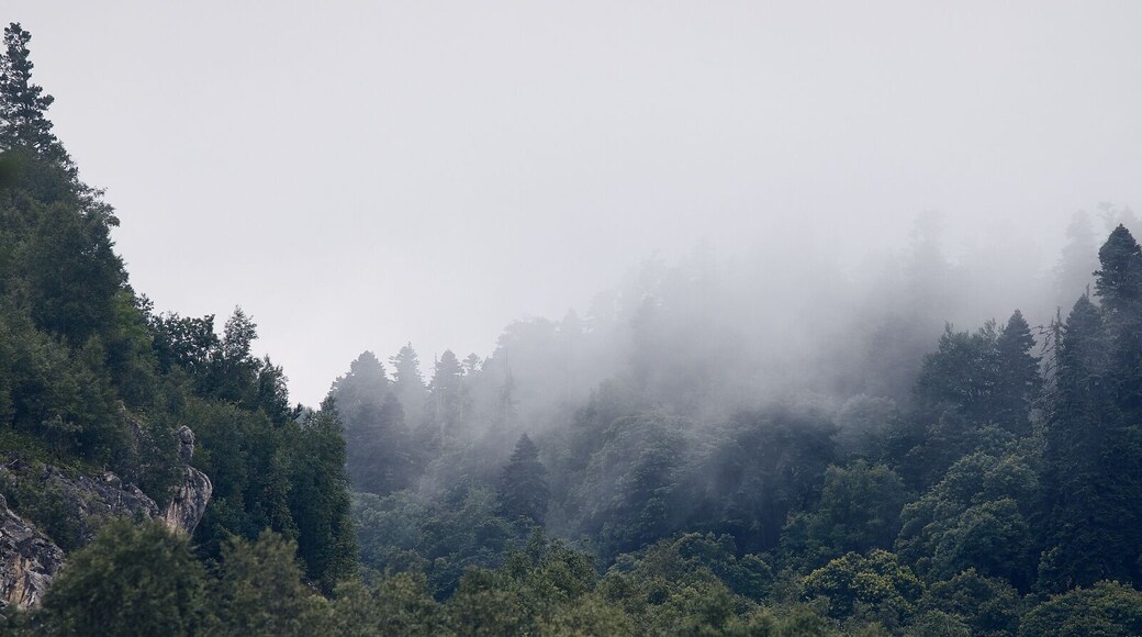 Above the clouds / Lago-Naki