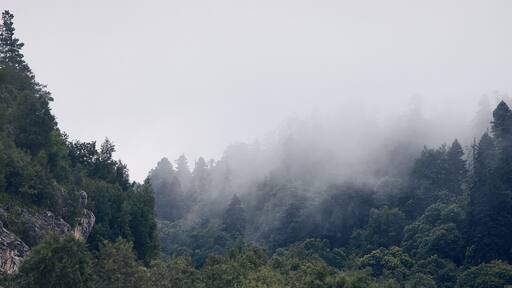 Above the clouds / Lago-Naki