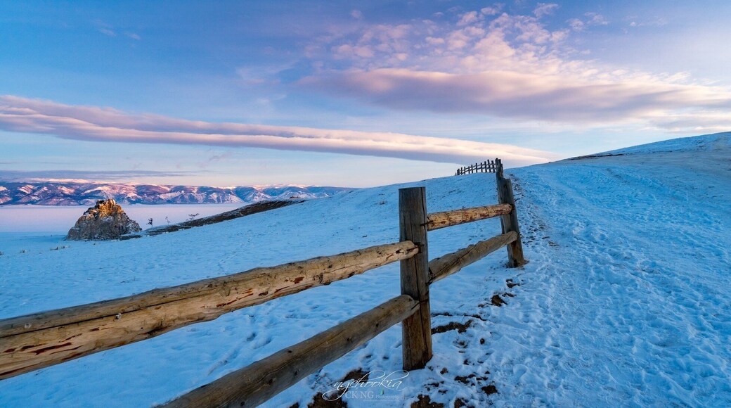早上好Good Morning II 萨满山Shamanka - Russia
萨满山是萨满教的圣山,萨满山是奥利洪岛地址较高的地方,是看日出日落和拍摄绝佳的地点!