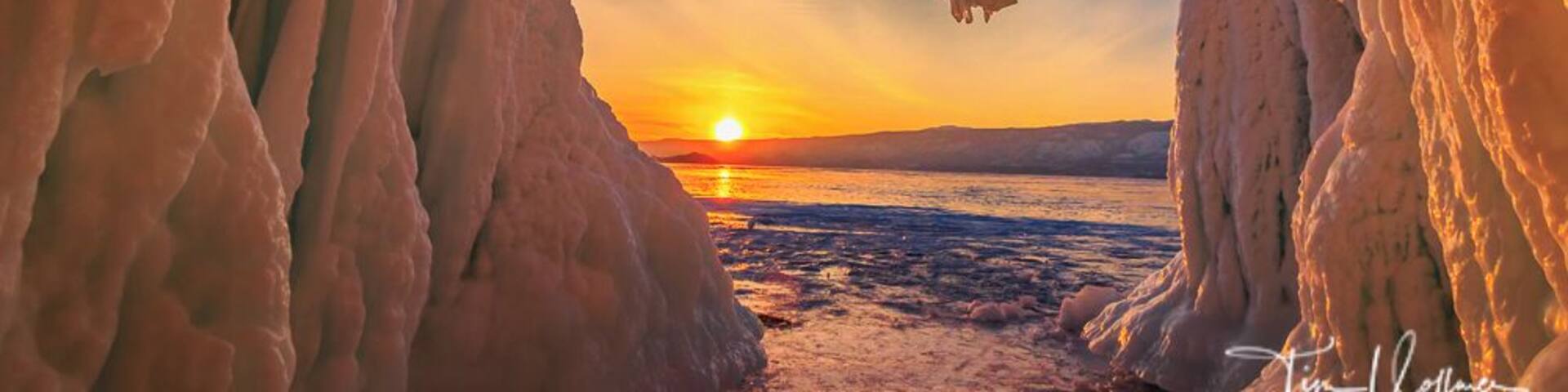 Lake Baikal in winter is a paradise for photographers. Join my next Photo tour in February 2020. www.timvollmer.de