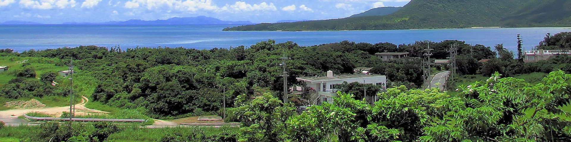 船浦から石垣島を望む