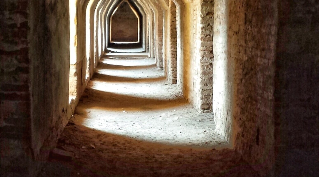 The area surrounding Mandalay is a wealth of fantastic sights. Myanmar