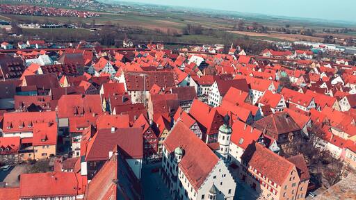 Red roofs everywhere 🏠 #nördlingen #germany #deutschland #travel #trip #nice #red #roofs #house #houses #housing
