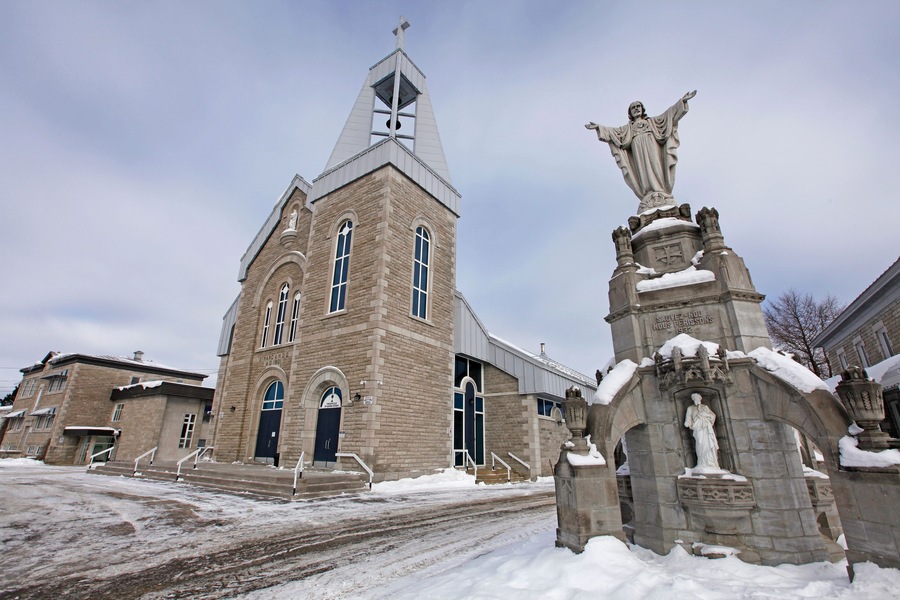 L'église de Saint-Marc-des-Carrières dans Portneuf au Québec