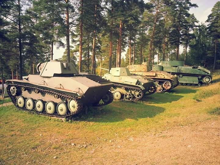 Panssarimuseo.  Parola. Hämeenlinna. 