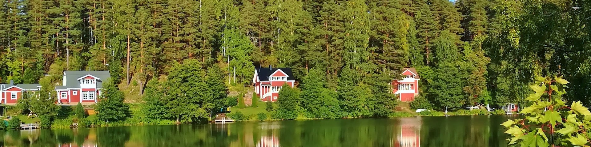 Would you like to live in Finland near city Hämeenlinna. Ashore lake Armijärvi. Armijärvi is about 800 metre long and 150 metre wide groundwater lake. At its deepest about 9 metre.