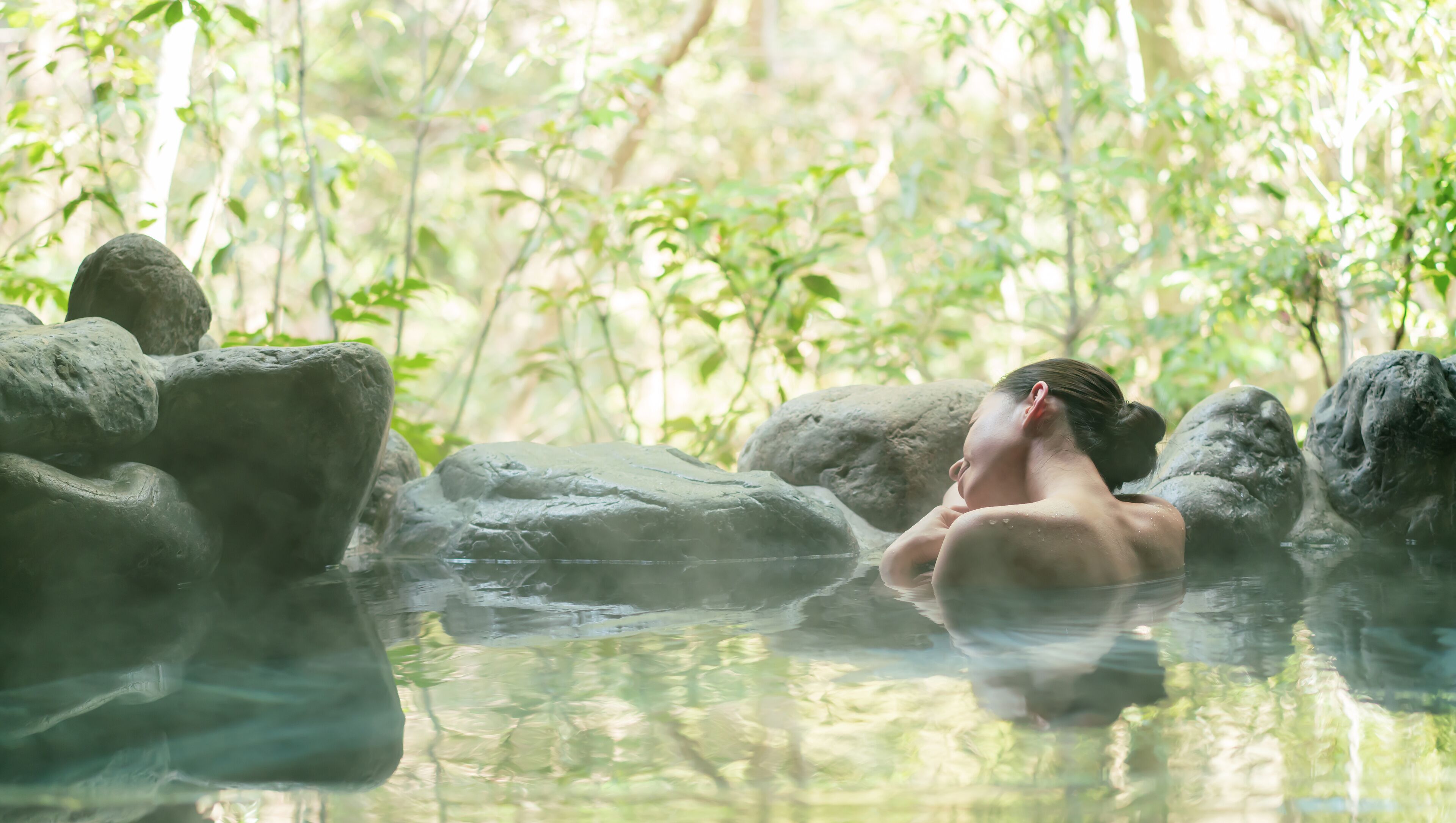 温泉・女性