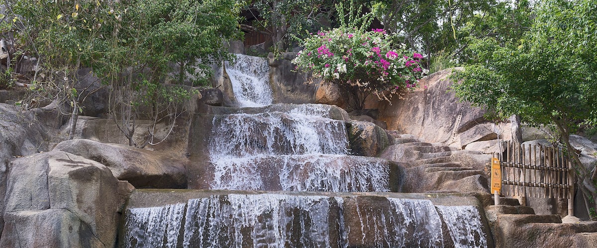 Vietnam, Nha trang. I-resort, hot mineral springs, a swimming pool with mineral water.