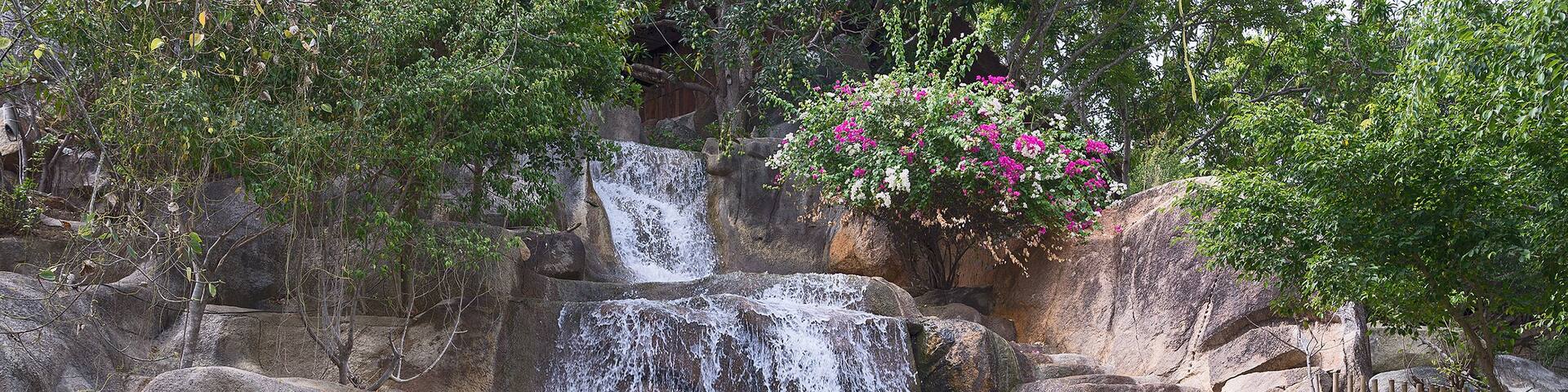 Vietnam, Nha trang. I-resort, hot mineral springs, a swimming pool with mineral water.